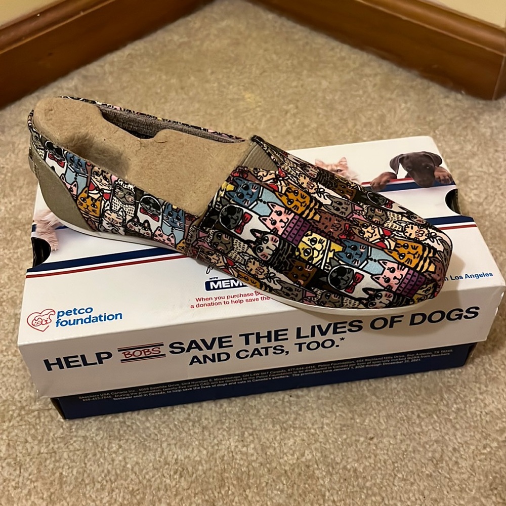 Bobs from Skechers - memory foam cat print
